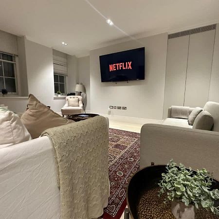 Sg, Chic Covent Garden Apartment London Bagian luar foto